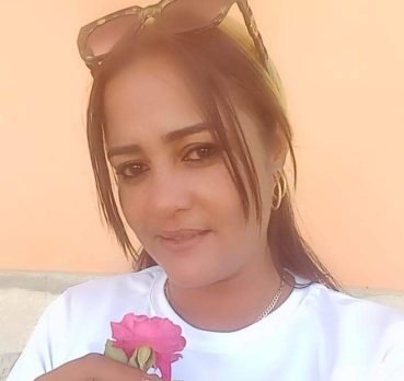 Vinaisy, 44 years old, Guantanamo, Cuba