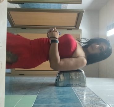 Yeslena Alvarez Garrido, 36 anos, Holguin, Cuba